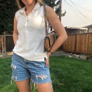 white sleeveless collared top🤍